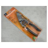 New Fiskars Ergonomic Angled Pruner New Fiskars Ergonomic Angled Pruner