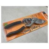 New Fiskars Ergonomic Angled Pruner New Fiskars Ergonomic Angled Pruner