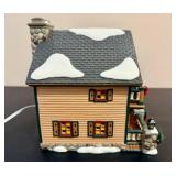 Department 56 'Christmas Lake Chalet' *w/Original Box* Department 56 'Christmas Lake Chalet' *w/Original Box*