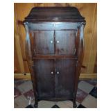 Victor Victrola Antique Phonograph Cabinet/Record Player Victor Victrola Antique Phonograph Cabinet/Record Player