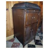 Victor Victrola Antique Phonograph Cabinet/Record Player Victor Victrola Antique Phonograph Cabinet/Record Player