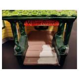 Department 56 'Village Resort' Department 56 'Village Resort'