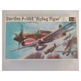 Curtiss P-40E 'Flying Tiger' Model Airplane Set Curtiss P-40E 'Flying Tiger' Model Airplane Set