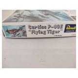 Curtiss P-40E 'Flying Tiger' Model Airplane Set Curtiss P-40E 'Flying Tiger' Model Airplane Set