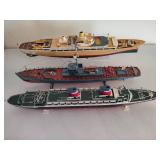 Lot of Three Model Boats Lot of Three Model Boats
