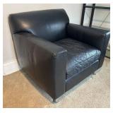 U - Black Leather Chair