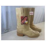 (BS) Pair of Dingo Pull-On Boots Si...