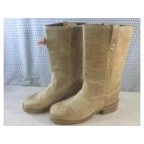 (BS) Pair of Dingo Pull-On Boots Si...