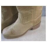 (BS) Pair of Dingo Pull-On Boots Si...