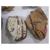 (EW3) Assorted Vintage Baseball Glo...