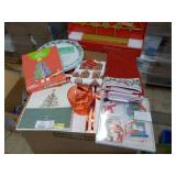 Holiday Décor... Holiday Décor...