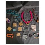 Martinsons Jewellers Ring Box & Assorted Jewelry - Necklaces, Bracelets, Earrings Martinsons Jewellers Ring Box & Assorted Jewelry - Necklaces, Bracelets, Earrings