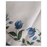 Assorted Vintage Lace Table Linens & Linen Napkins - Tablecloths & Placemats Assorted Vintage Lace Table Linens & Linen Napkins - Tablecloths & Placemats