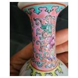 Peacock Motif Chinese Porcelain Vase with Pink Neck - Made in China Peacock Motif Chinese Porcelain Vase with Pink Neck - Made in China