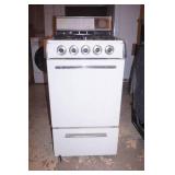 Coronado Gas Stove. Apartment Sized.