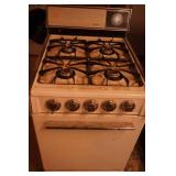 Coronado Gas Stove. Apartment Sized.