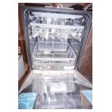 LG Dishwasher (New scratch & dent, doesn't work, needs power cord)