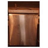 LG Dishwasher (New scratch & dent, needs power cord)