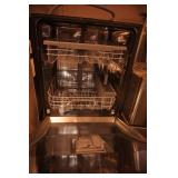LG Dishwasher (New scratch & dent, needs power cord)