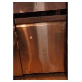 LG Dishwasher (New scratch & dent, needs power cord)