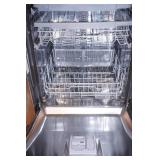 LG Dishwasher (New scratch & dent, needs power cord)