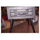 Accent Table 16'x18'x20.5' tall