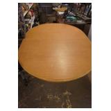 Pedestal Dining Room Table 66'x 48'x 29'