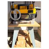 DeWALT DW735 13 in Thickness Planer - 120V 15A 10,000 RPM DeWALT DW735 13 in Thickness Planer - 120V 15A 10,000 RPM