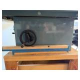 Delta 36-441B 36-451X 10-In Contractor Table Saw & Router Table - 1.5-2 HP, 115/230V Delta 36-441B 36-451X 10-In Contractor Table Saw & Router Table - 1.5-2 HP, 115/230V