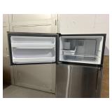 GE 16.6-cu ft Top-Freezer Refrigerator with Ice Maker (Stainless Steel) ENERGY STAR- Model # GIE17GSNRSS MSRP $1,009