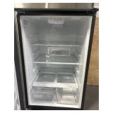GE 16.6-cu ft Top-Freezer Refrigerator with Ice Maker (Stainless Steel) ENERGY STAR- Model # GIE17GSNRSS MSRP $1,009