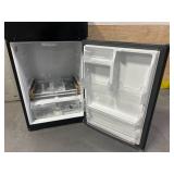 GE 19.1-cu ft Top-Freezer Refrigerator (Black) ENERGY STAR Model # GTE19JTNRBB MSRP $1,079