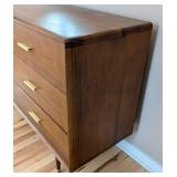 MB - Scandinavian Design Hendrick Dresser MB - Scandinavian Design Hendrick Dresser