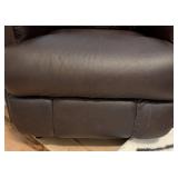 UL - Layzboy Brown Leather Recliner UL - Layzboy Brown Leather Recliner