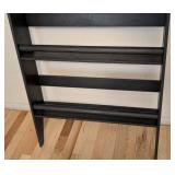 UL - Wooden Wall-Mount Children's Bookshelf UL - Wooden Wall-Mount Children's Bookshelf
