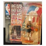 LL - Allen Iverson Figurines Pair - 1999/00 NBA Court Collection (Philadelphia 76ers) LL - Allen Iverson Figurines Pair - 1999/00 NBA Court Collection (Philadelphia 76ers)