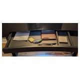 UL - Tresanti Black Adjustable Height - Built-in Wireless Charger UL - Tresanti Black Adjustable Height - Built-in Wireless Charger