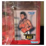 LL - Starting Lineup Muhammad Ali Timeless Legends Figure (1998) Kenner LL - Starting Lineup Muhammad Ali Timeless Legends Figure (1998) Kenner