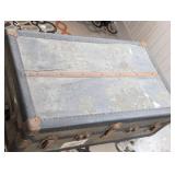 P - Vintage Trunk Coffee Table , Riveted Edges P - Vintage Trunk Coffee Table , Riveted Edges