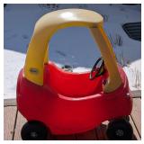 BY - Little Tikes Cozy Coupe - Gas Cap Damaged Ride-On Toy BY - Little Tikes Cozy Coupe - Gas Cap Damaged Ride-On Toy