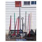G - Yard Tools & Shovels - Assorted Garden Tools Set G - Yard Tools & Shovels - Assorted Garden Tools Set