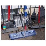 G - Yard Tools & Shovels - Assorted Garden Tools Set G - Yard Tools & Shovels - Assorted Garden Tools Set