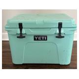 BR1 - Seafoam Green YETI Cooler with 3 YETI ICE Packs BR1 - Seafoam Green YETI Cooler with 3 YETI ICE Packs