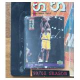 K - New NBA Superstars Kobe Bryant Figurine & Card Set K - New NBA Superstars Kobe Bryant Figurine & Card Set