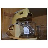 Oster Kitchen center mixer, large b... Oster Kitchen center mixer, large b...