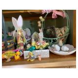 Assorted Easter decorations, some v... Assorted Easter decorations, some v...