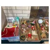 3 boxes of Vintage Christmas - plas... 3 boxes of Vintage Christmas - plas...