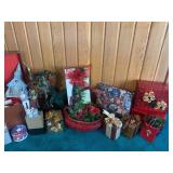 Large assortment of Christmas ornam... Large assortment of Christmas ornam...