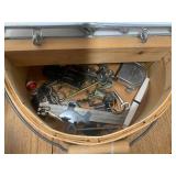 Stained glass basket top, keys, fou... Stained glass basket top, keys, fou...