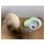 Head vase and doll head... Head vase and doll head...